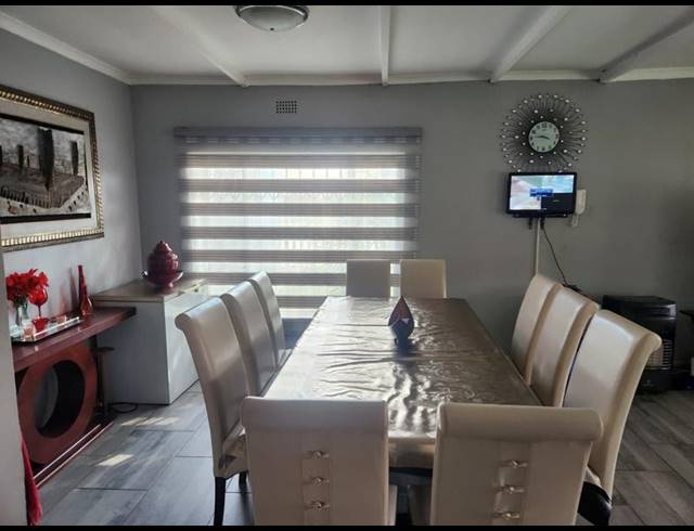 4 BEDROOM HOUSE FOR SALE IN EVANS PARK